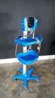 GE CARESCAPE V100 PATIENT MONITOR ON ROLLING STAND
