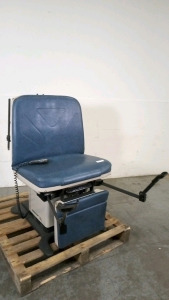 MIDMARK 75L POWER EXAM CHAIR WITH HAND CONTROL