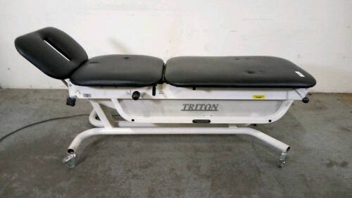 TRITON TRT-300 TREATMENT TABLE