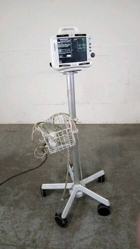 GE DASH 3000 PATIENT MONITOR ON STAND