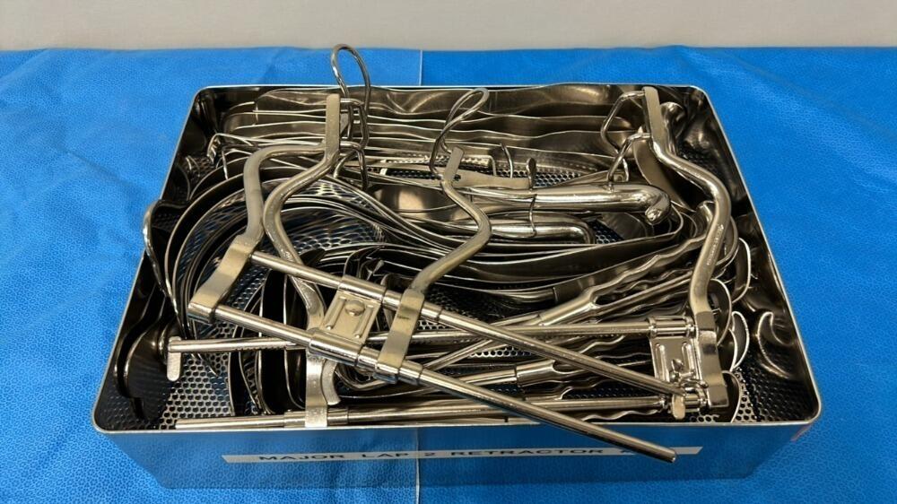 MAJOR LAP RETRACTOR TRAY