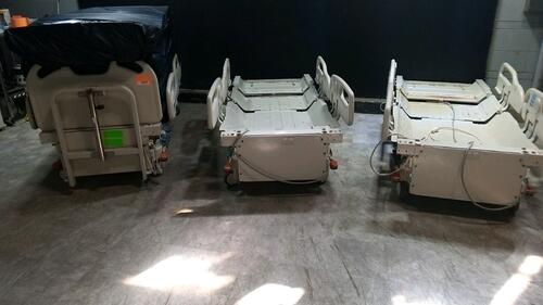 LOT OF HILL-ROM VERSACARE HOSPITAL BEDS