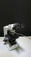 OLYMPUS CX31 LAB MICROSCOPE WITH 3 OBJECTIVES (4X, 10X, 60X)