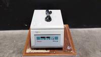 THERMO SCIENTIFIC LABOFUGE 300 CENTRIFUGE