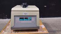 HERAEUS LABOFUGE 300 CENTRIFUGE