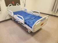 HILL-ROM P3200 VERSACARE HOSPITAL BED