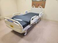 HILL-ROM P3200 VERSACARE HOSPITAL BED