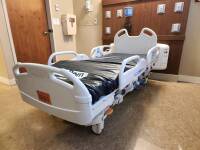 HILL-ROM P3200 VERSACARE HOSPITAL BED