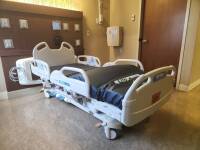 HILL-ROM P3200 VERSACARE HOSPITAL BED