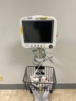 GE DASH 4000 PATIENT MONITOR ON ROLLING STAND