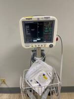 GE DASH 4000 PATIENT MONITOR ON ROLLING STAND