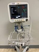 GE DASH 4000 PATIENT MONITOR ON ROLLING STAND