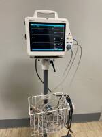 MINDRAY DPM 4 PATIENT MONITOR ON ROLLING STAND