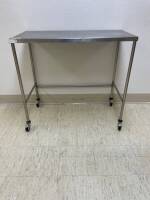 STAINLESS STEEL TABLE