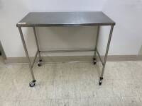 STAINLESS STEEL TABLE