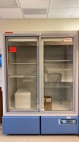 THERMO SCIENTIFIC REL4504A22 PORTABLE DOUBLE-SLIDING GLASS DOOR LABORATORY REFRIGERATOR