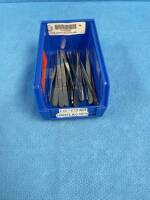 LOT OF 5 1/2- 6 1/2 INCH FORCEPS W/O TEETH