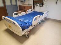 HILL-ROM P3200 VERSACARE HOSPITAL BED