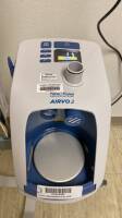 FISHER & PAYK3L AIRVO 2 HUMIDIFIER HIGH FLOW THERAPY SYSTEM W/ MAXTEC O2 FLOW METER, CASE ON ROLLING STAND