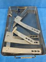 LOT OF FINOCHIETTO RETRACTORS