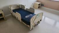 STRYKER 5700 CHG SPIRIT HOSPITAL BED