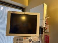 GE SOLAR 8000I PATIENT MONITORING SYSTEM W/ GE MD15 PATIENT MONITOR