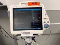 MINDRAY DPM14 PATIENT MONITOR W/ ECG, SPO2, CO2, POWER CABLE ON ROLLING STAND