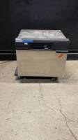 STERIS QDJ03 DIGITAL WARMING CABINET