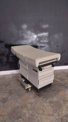 MIDMARK 404 EXAM TABLE