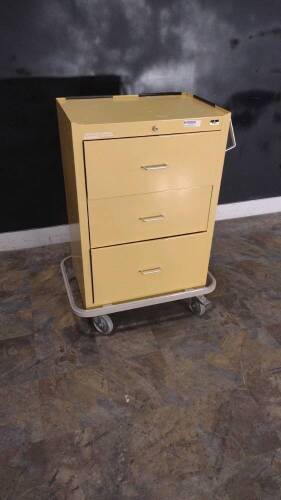 ARMSTRONG MED. A-SMART CRASH CART