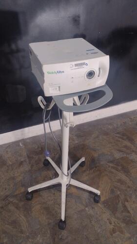 WELCH ALLYN CL100 SURGICAL ILLUMINATOR