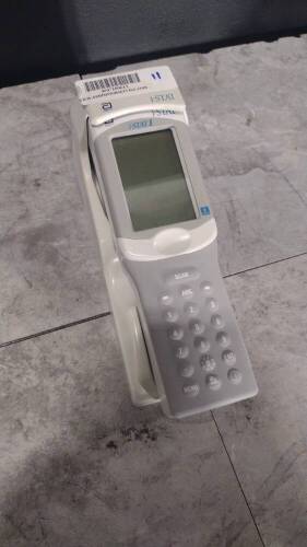 ABBOTT I-STAT LAB ANALYZER
