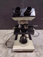 BAUSCH & LOMB LAB MICROSCOPE WITH 4 OBJECTIVES